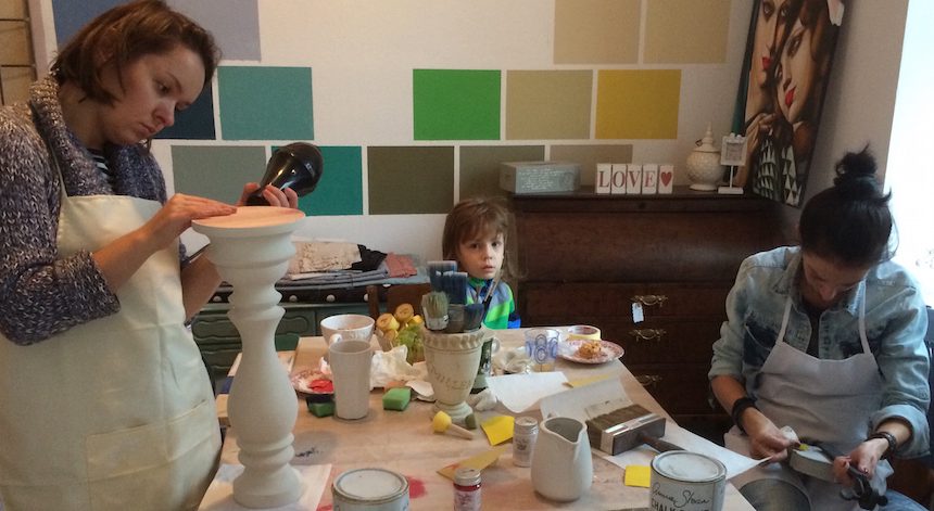 Fotorelacja z warsztatów stylizacji mebli farbami kredowymi Chalk Paint Annie Sloan – 20 grudnia 2014