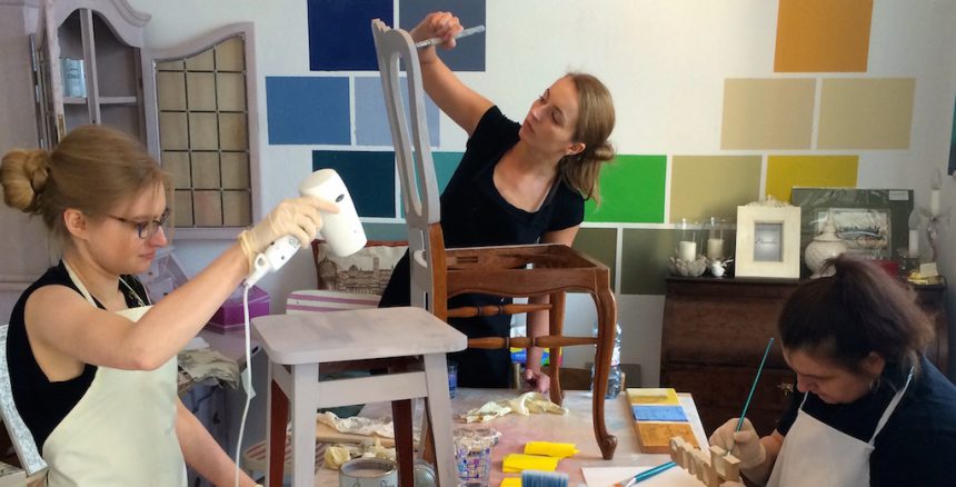 Fotorelacja z warsztatów stylizacji mebli farbami kredowymi Chalk Paint Annie Sloan – 11 kwietnia 2015