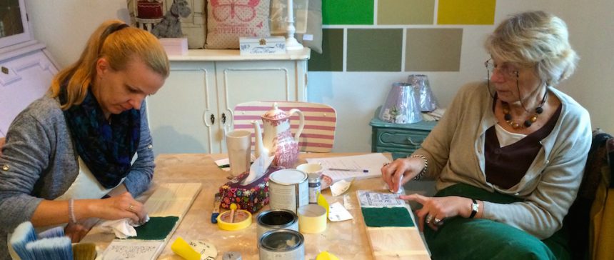 Fotorelacja z warsztatów stylizacji mebli farbami kredowymi Chalk Paint Annie Sloan – 8 listopada 2014