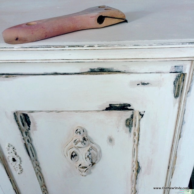 farby-annie-sloan-chalk-paint-oldnewstyle-oldwhite-chippy-23